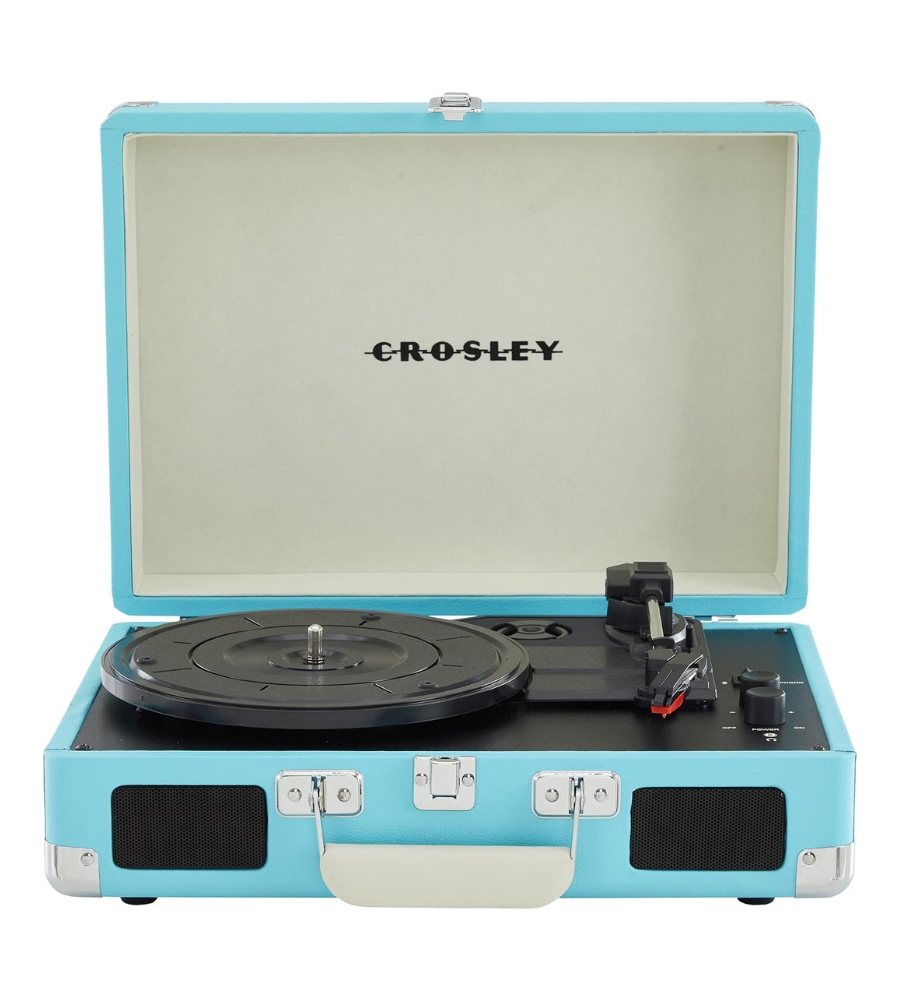 Um presente cheio de saudosismo mas cada vez mais moderno. Este gira discos em formato de mala é fácil de transportar e tem um estilo vintage que o torna numa peça de decoração para alegrar qualquer espaço