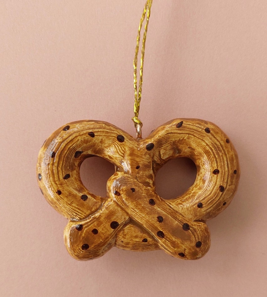 TOP Ornamentos de Natal, presentes únicos: um bolo de natal para pendurar. Indeed, a very special ornament.