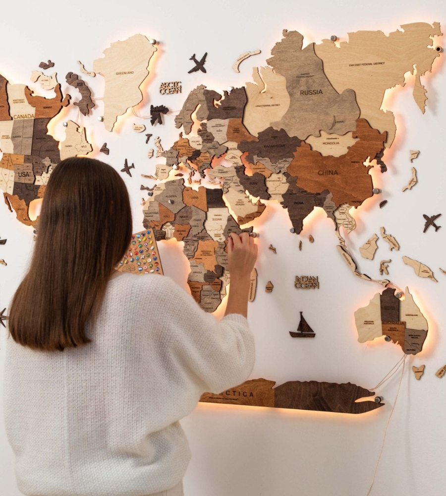 Lista Completa de Prendas de Natal 2024: Mapa mundo de parede, de madeira, com luzes led, um presentes muito especial para amantes de viagens 